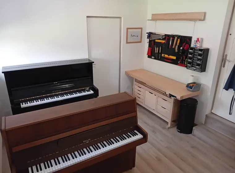 Deux pianos droits dans l'atelier de P’Accord Piano
