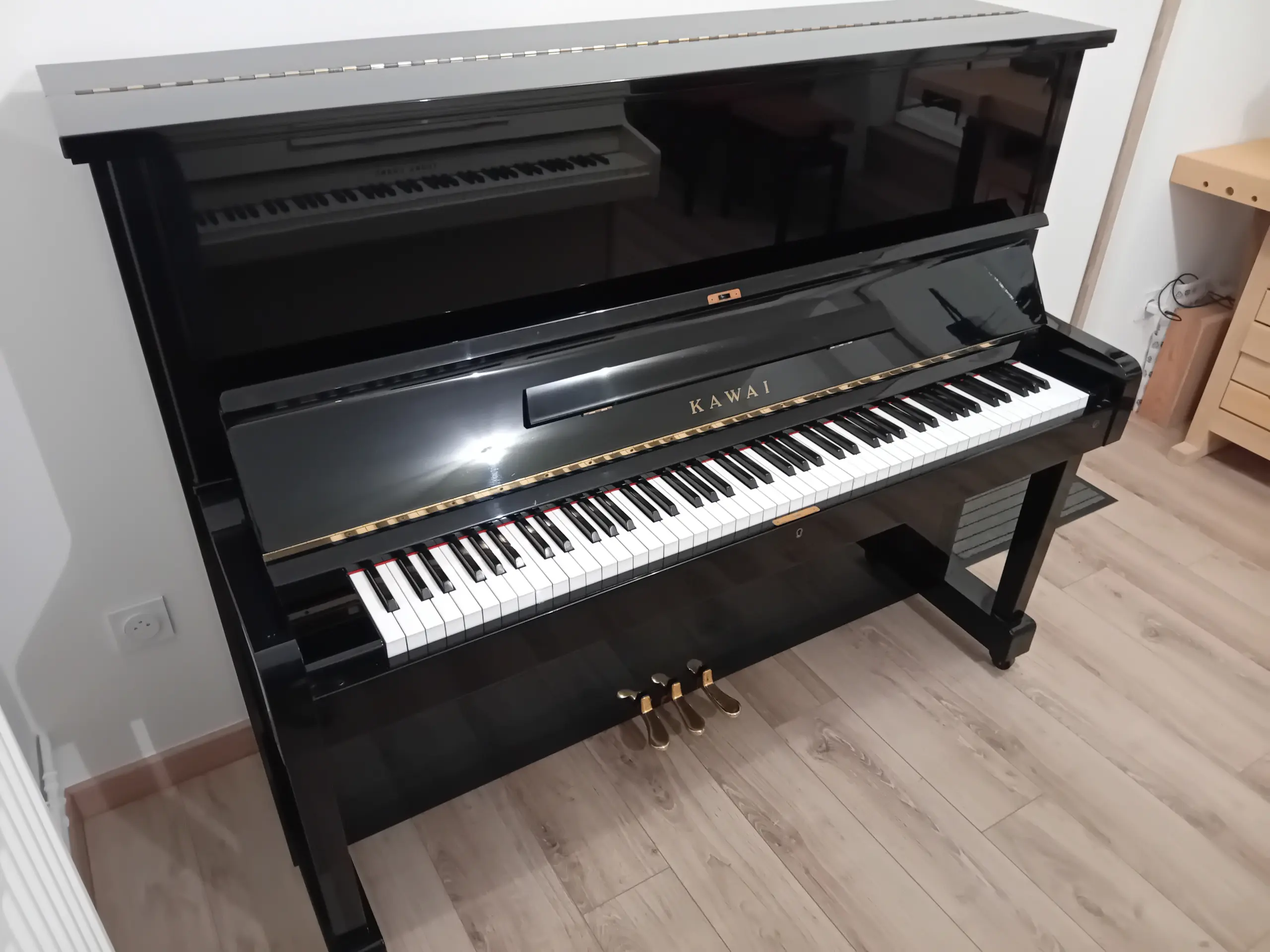 Piano droit Kawai KS-2F japonais de 125 cm, révisé